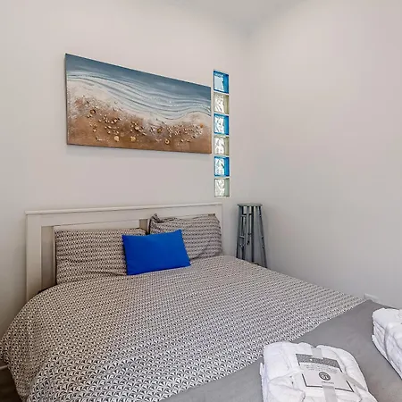 Beautiful Azulejos A Quiet Street Apartment *