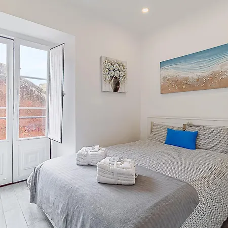 Beautiful Azulejos A Quiet Street Apartment *