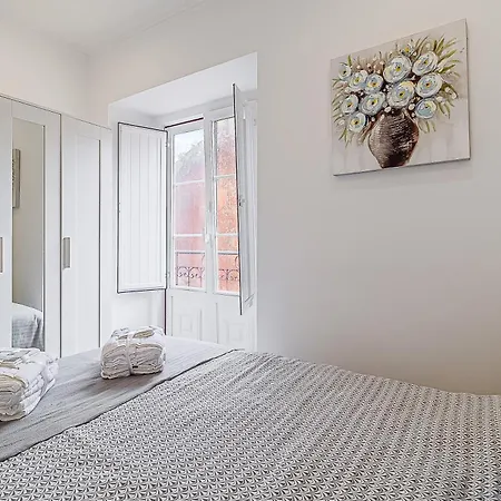 Beautiful Azulejos A Quiet Street Apartment *