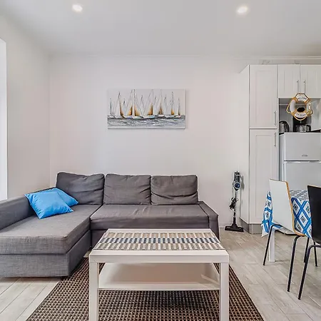 Apartment Beautiful Azulejos A Quiet Street *